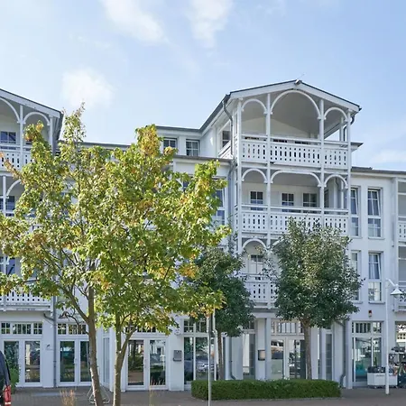 Moderne Mit Balkon - Ostseeurlaub In *