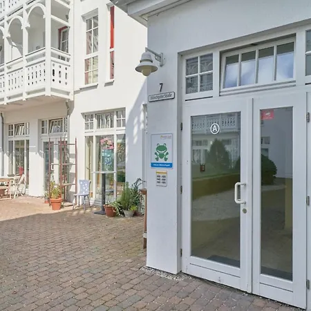 Moderne Mit Balkon - Ostseeurlaub In *